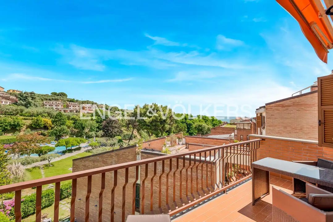 Villa Bifamiliare con Vista Mare in Vendita - Appartamento in vendita a Lerici - Immobiliare La Spezia